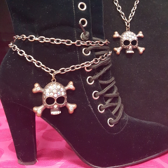 Rhinestone Studded Skull Boot Jewelry - Picture 3 of 10